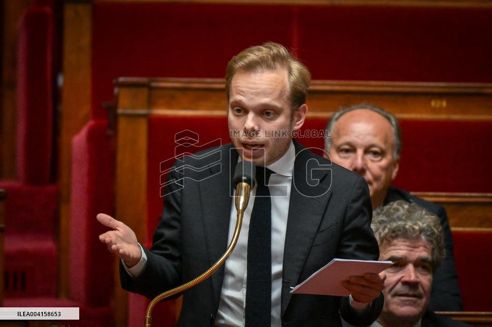Questions to the government at the National Assembly in Paris FA