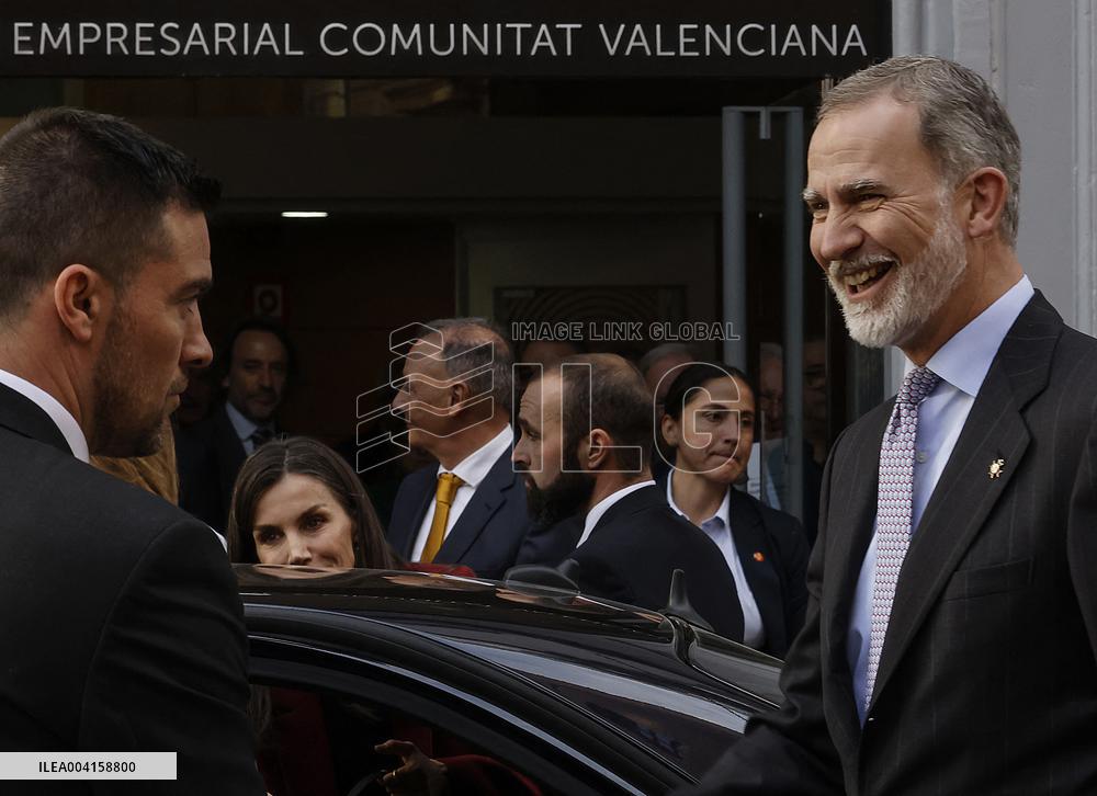 Royals return to Valencia to meet with businessmen and social entities