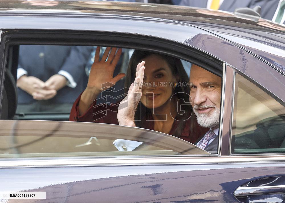 Royals return to Valencia to meet with businessmen and social entities