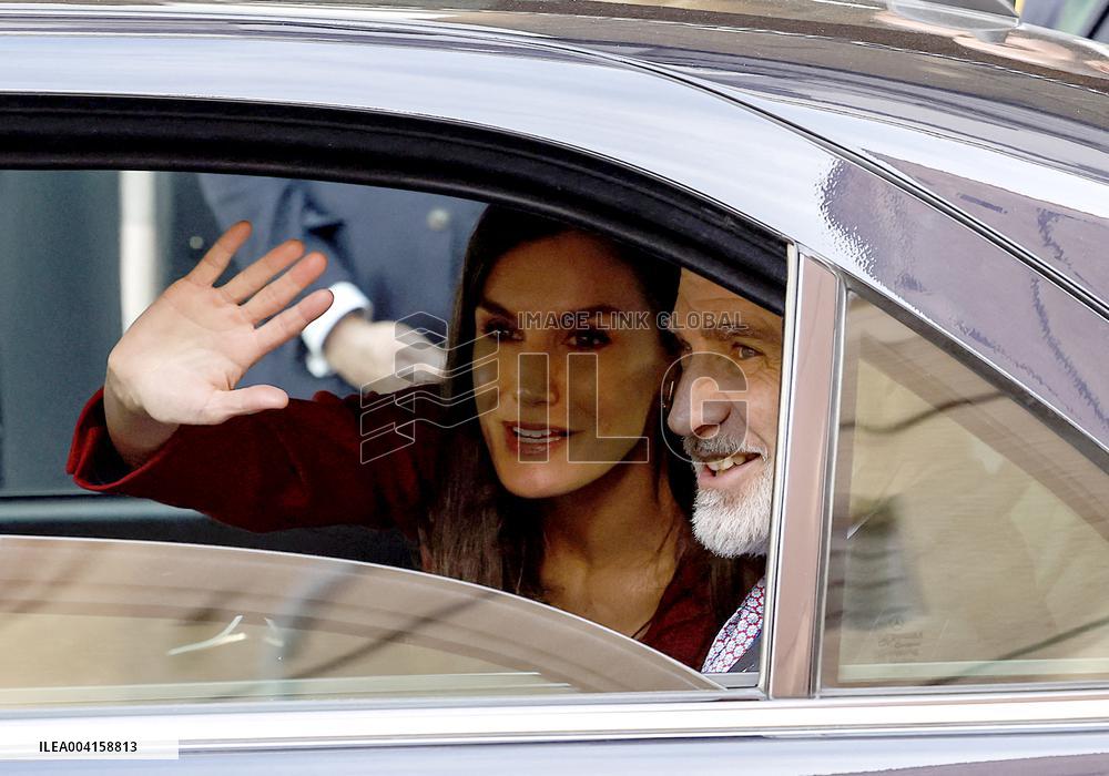 Royals return to Valencia to meet with businessmen and social entities