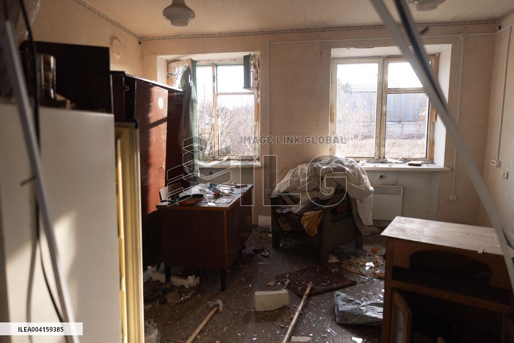 Russian Guided Aerial Bomb Hits Apartment Building - Druzhkivka