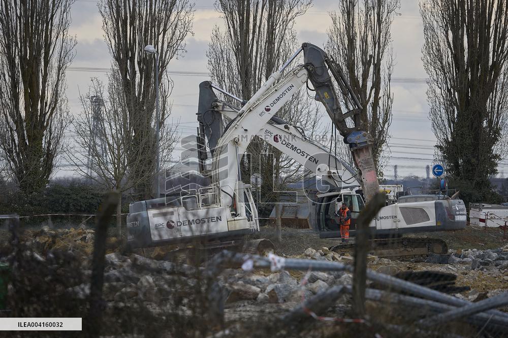 Data 4 has begun demolition of the Nokia industrial site in Nozay - Essonne