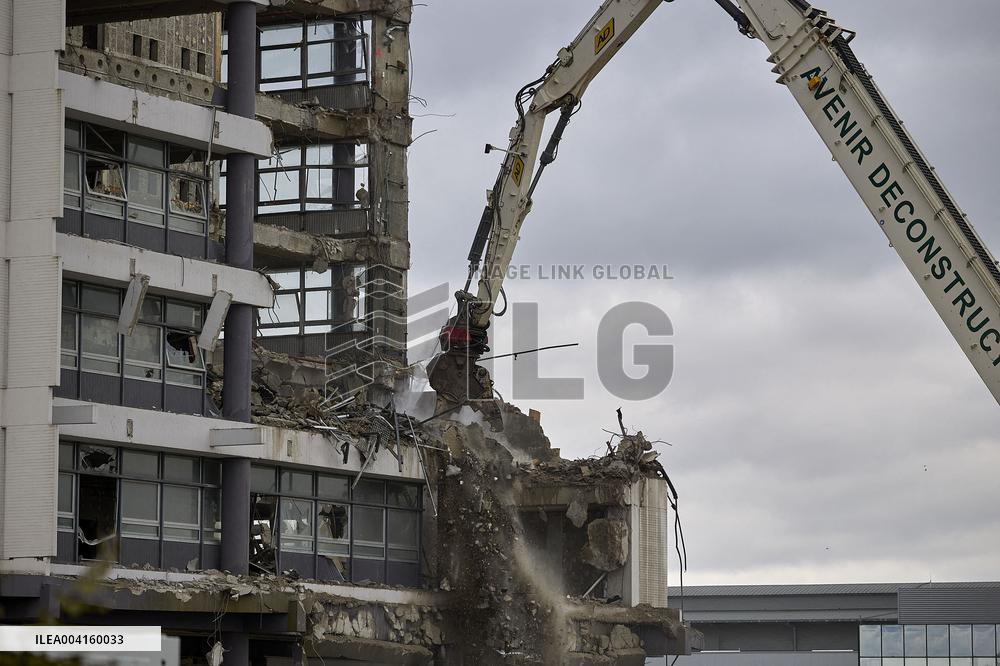 Data 4 has begun demolition of the Nokia industrial site in Nozay - Essonne