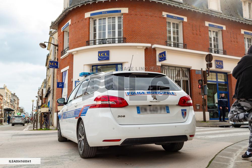 The day after the hostage-taking at an LCL branch - Romilly-sur-Seine