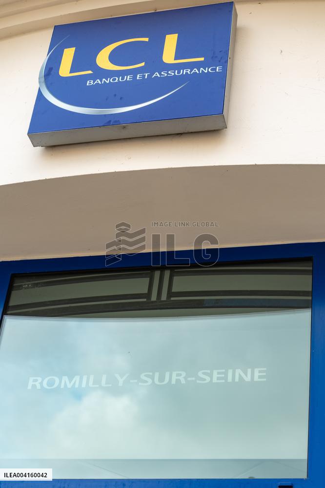 The day after the hostage-taking at an LCL branch - Romilly-sur-Seine