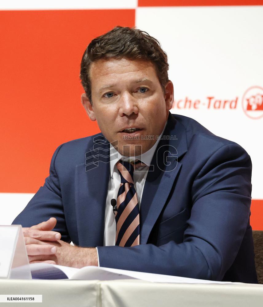 Alimentation Couche-Tard execs in Tokyo