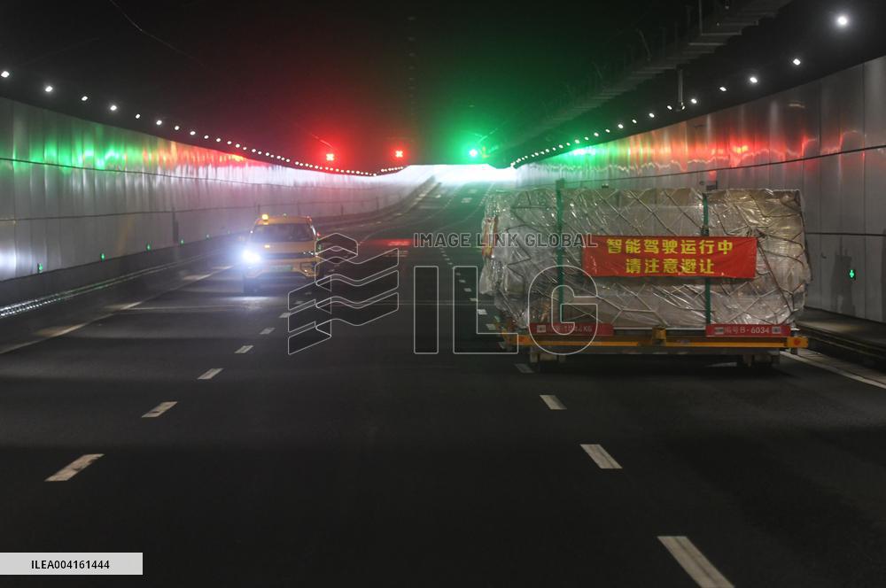 Xiaoshan International Airport Unmanned Cargo Tractor in Hangzhou