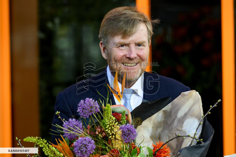 King Willem Alexander Visits Hem Pepper and Tulip Growers