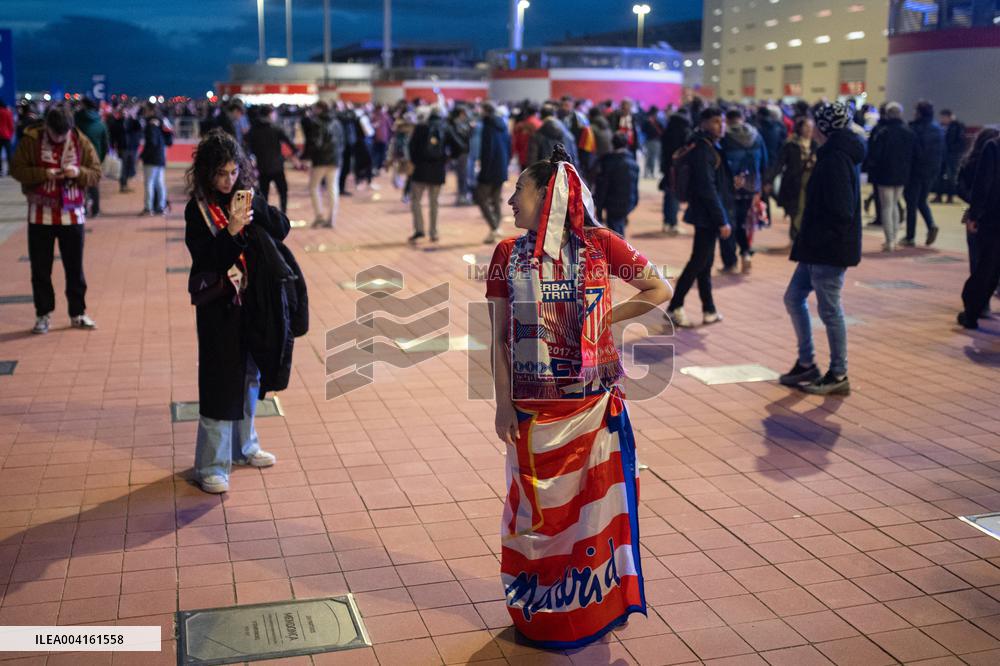 Atletico vs Real Madrid Atmosphere at the Metropolitano