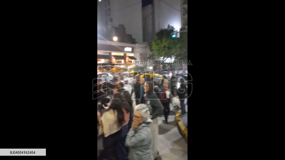 Argentina: Banging Pots Protest in Buenos Aires After Police Violence at Pensioners’ Protest 4