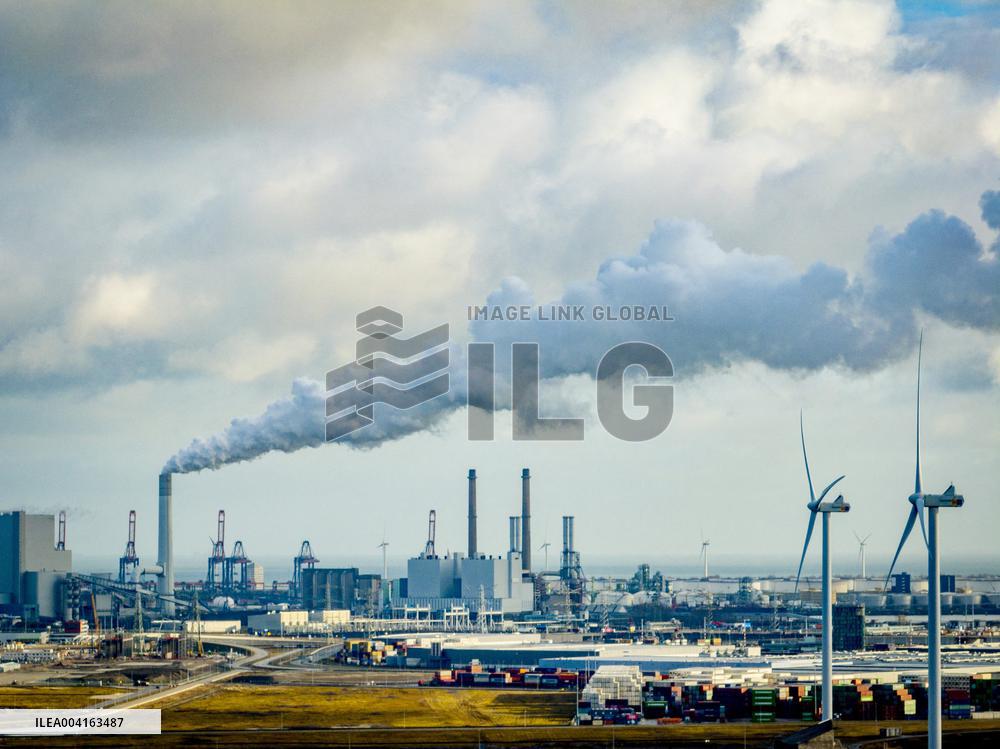 Windmills In Nature Along The Coastline Sea - Rotterdam