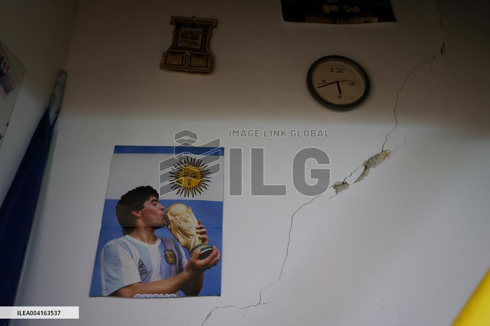 Naples Hit by 4.4 Magnitude Earthquake