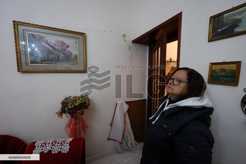 Naples Hit by 4.4 Magnitude Earthquake