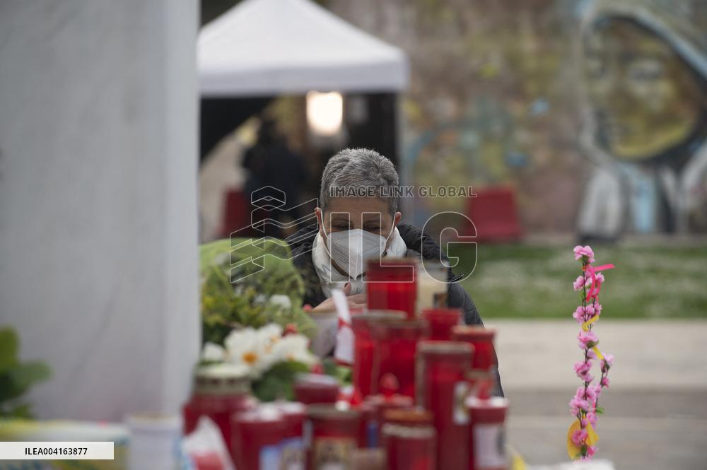 Prayers Outside Romes Agostino Gemelli Polyclinic