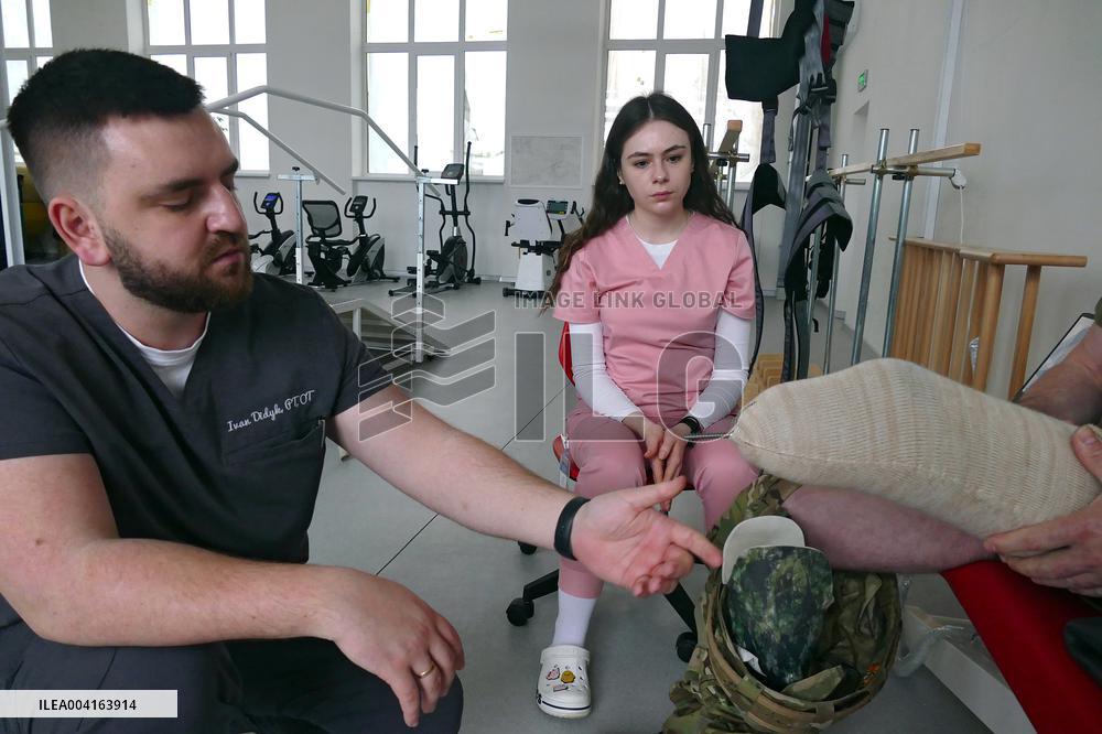 Zakarpattia Regional Hospital produces 3D prostheses for military in Ukraine