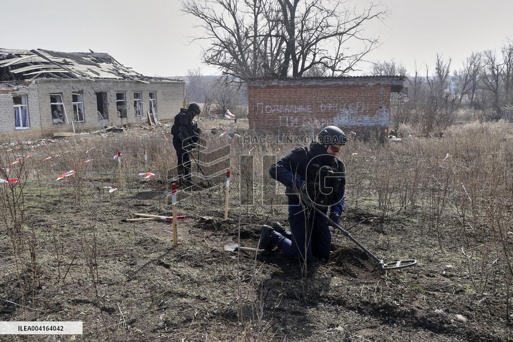 SES pyrotechnics conduct demining in Kharkiv region