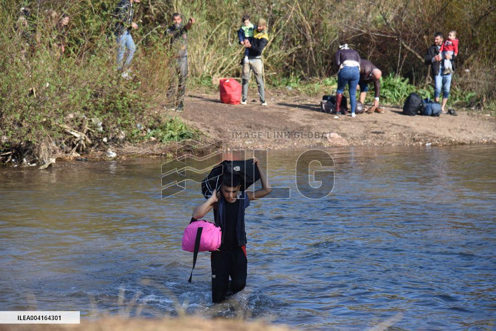 Thousands of Syrians Flee to Lebanon - Akkar