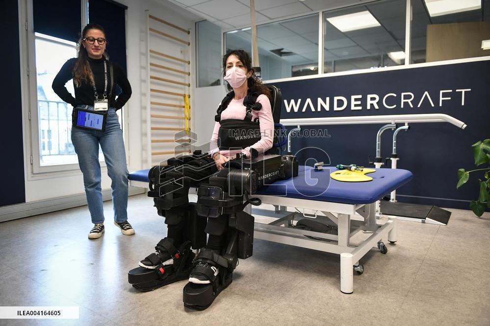 Eric Lombard visits Windcraft company in Paris FA