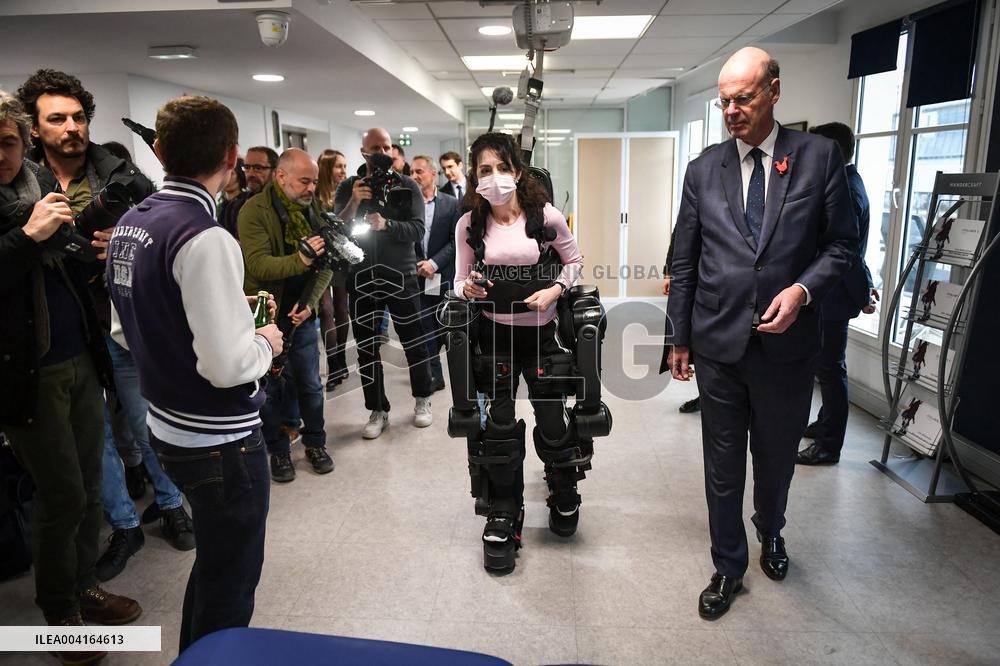 Eric Lombard visits Windcraft company in Paris FA