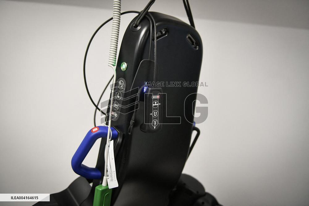 Eric Lombard visits Windcraft company in Paris FA