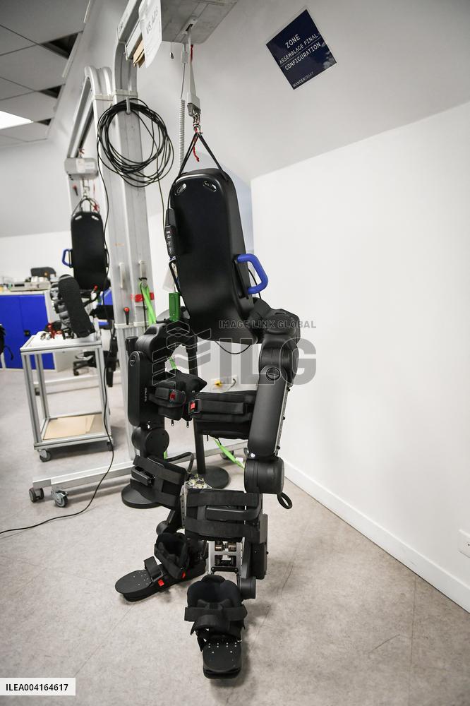 Eric Lombard visits Windcraft company in Paris FA