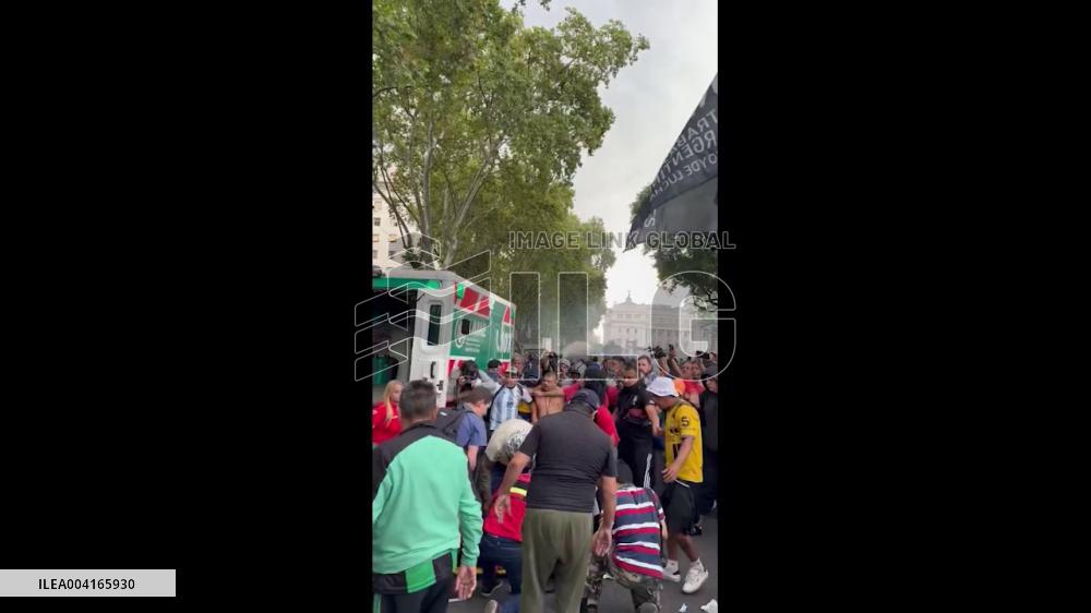 Argentina: Photojournalist Shot by Police as Anti-Austerity Protesters Clash with Police in Buenos Aires