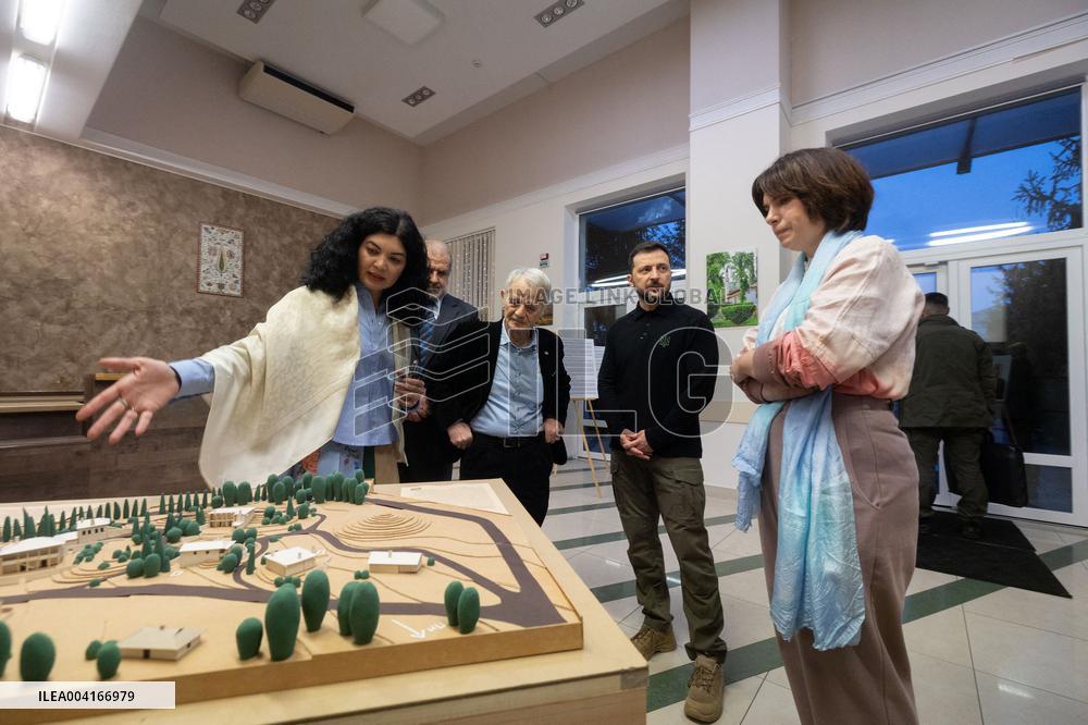 President Zelensky Takes Part in Iftar - Kyiv