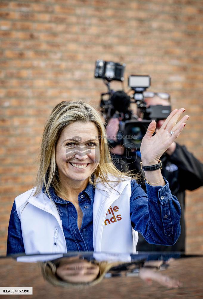 King Willem Alexander And Queen Maxima Participate In NLdoet - Netherlands