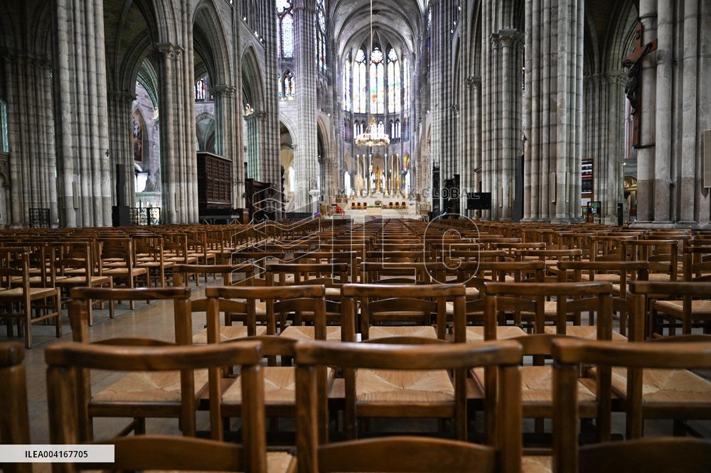 Rachida Dati Visits Saint-Denis Basilica - Saint-Denis