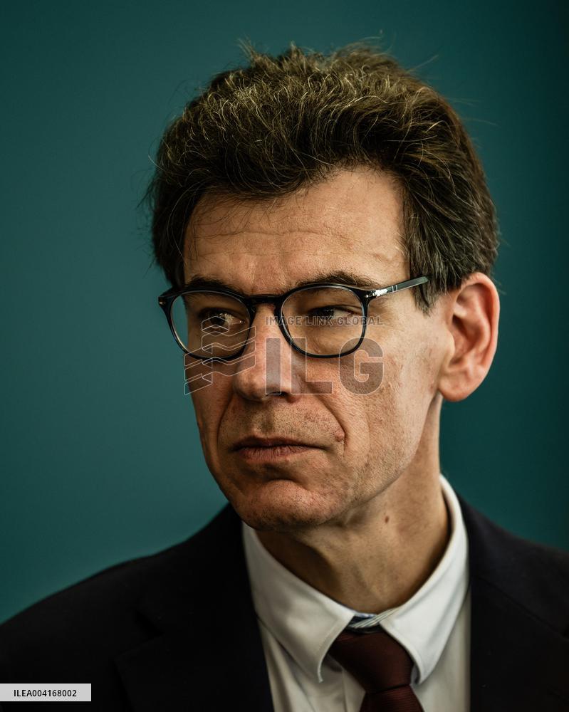 Elisabeth Borne At Safe Place For Science Launch - Marseille