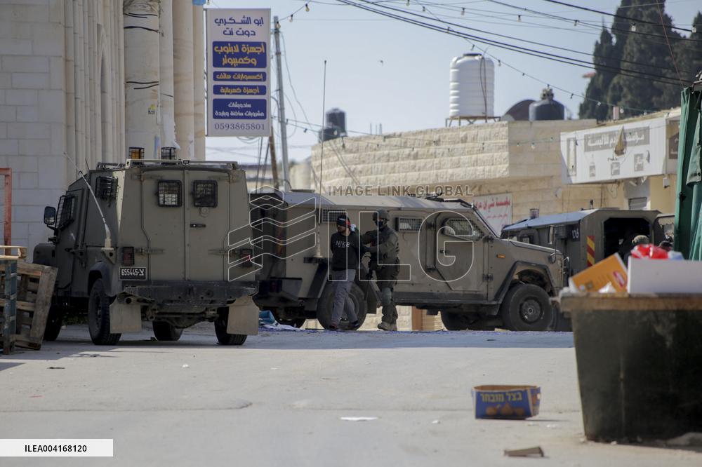 Israeli Army Continues Raids - Palestine