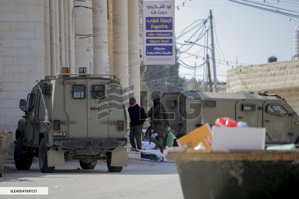 Israeli Army Continues Raids - Palestine