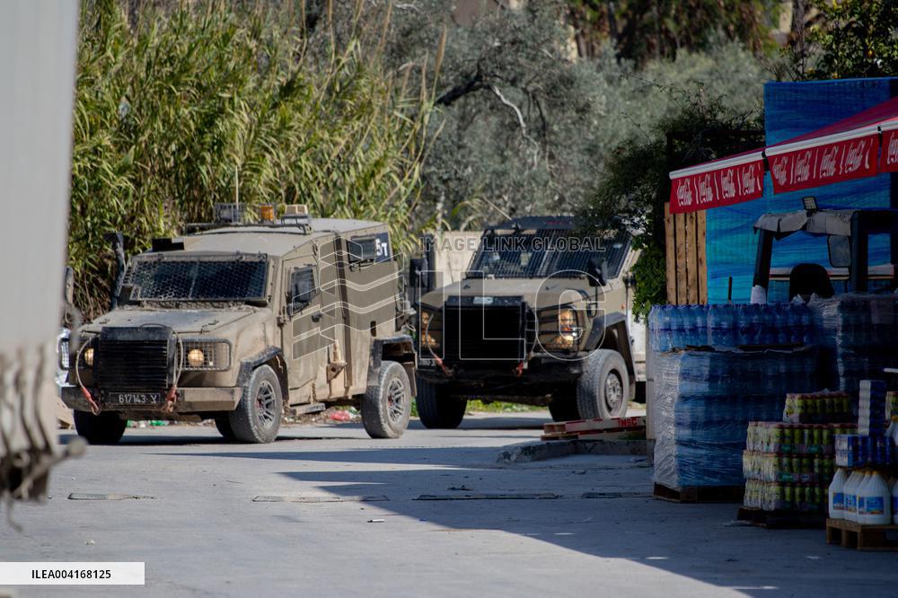 Israeli Army Continues Raids - Palestine