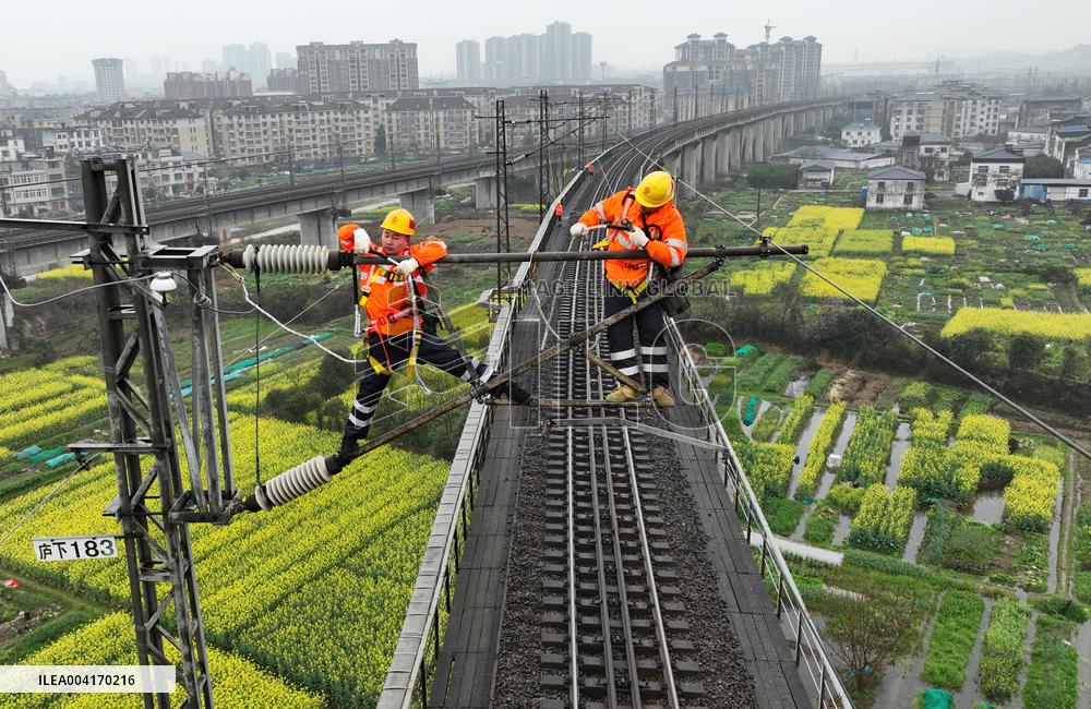 Catenary Equipment Maintenance in Nanchang