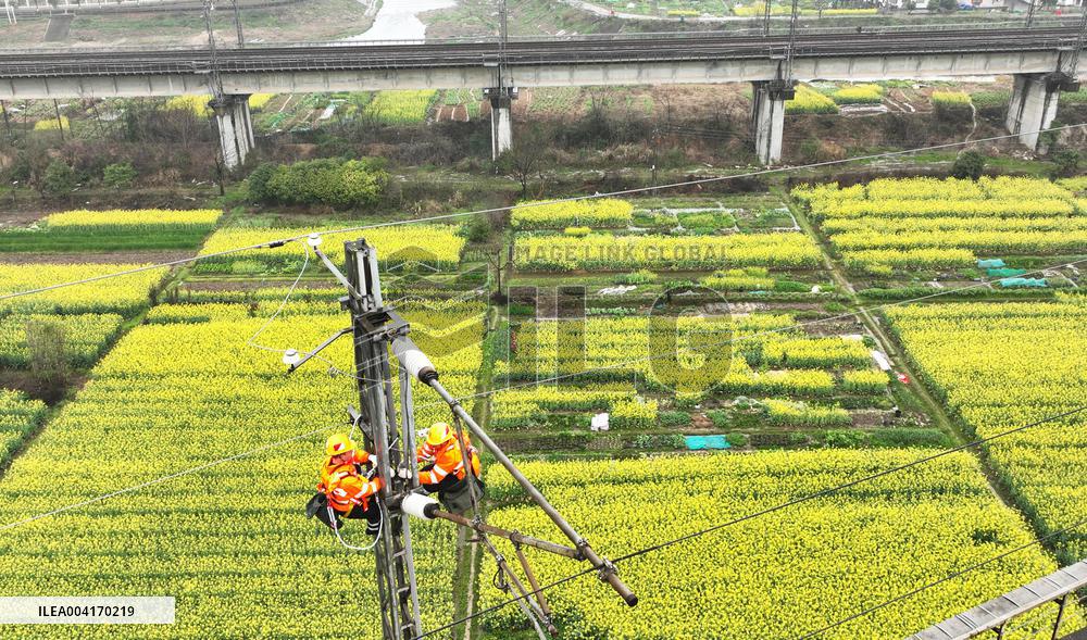 Catenary Equipment Maintenance in Nanchang