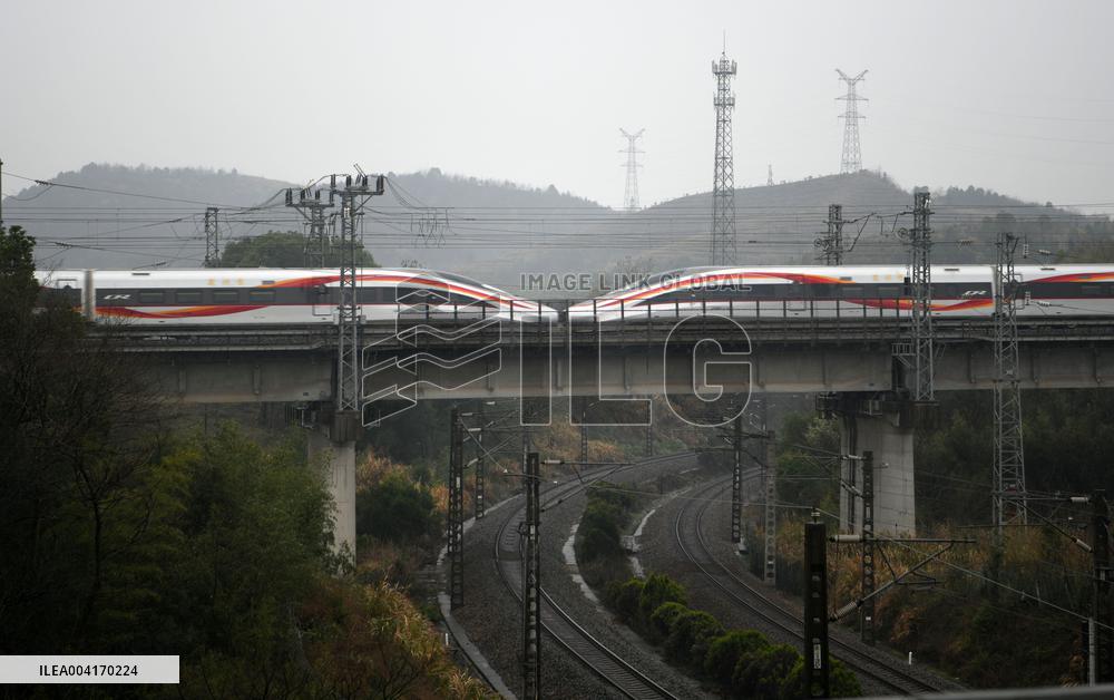 Catenary Equipment Maintenance in Nanchang