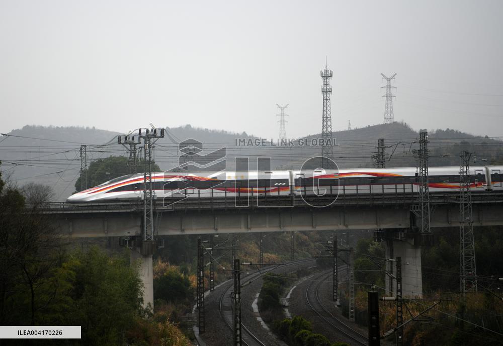 Catenary Equipment Maintenance in Nanchang