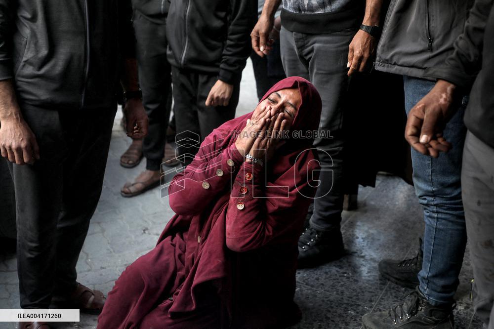 At least 4 Palestinians were killed on Friday in an Israeli shelling of Zeitoun - Gaza