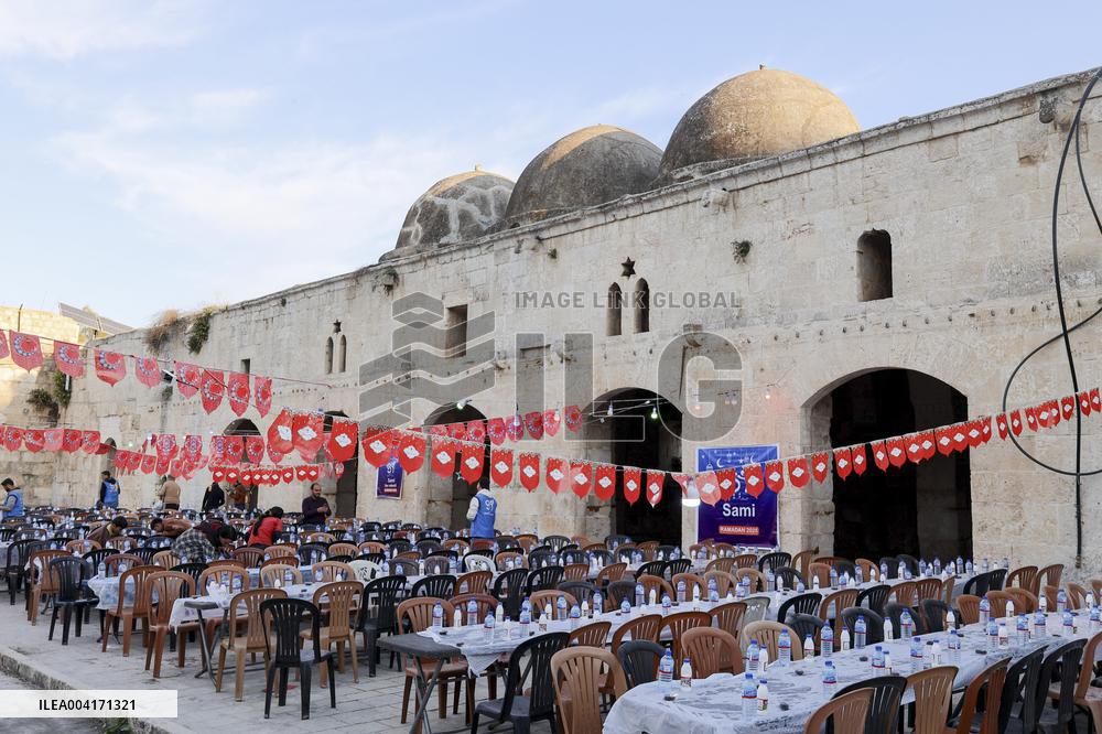 Iftar In al-Numan Mosque During Ramadan - Idlib
