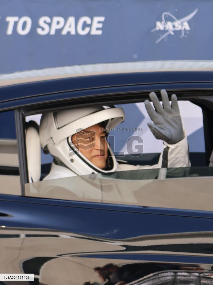 Astronaut Onishi blasts off on mission