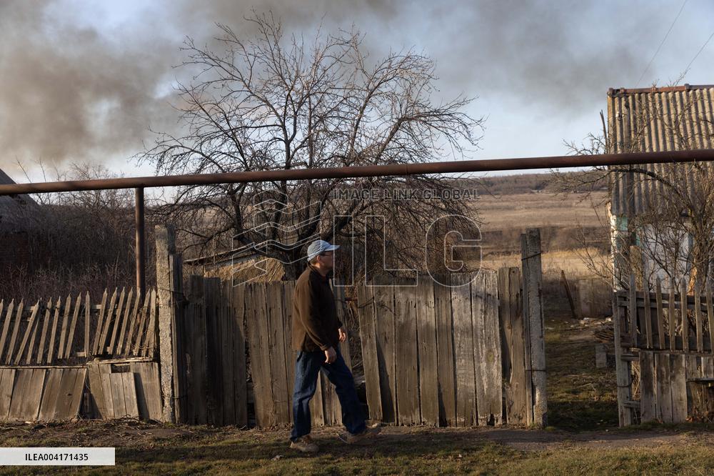 Russian Army Bombed A Village In The Donetsk Region