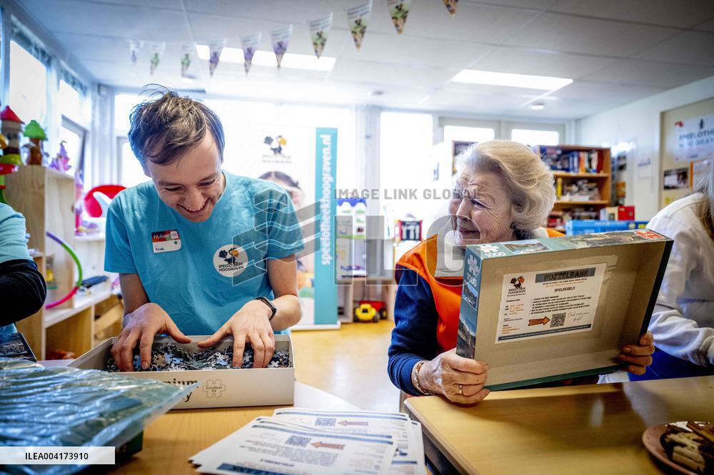 Princess Beatrix Participates NLdoet - Utrecht