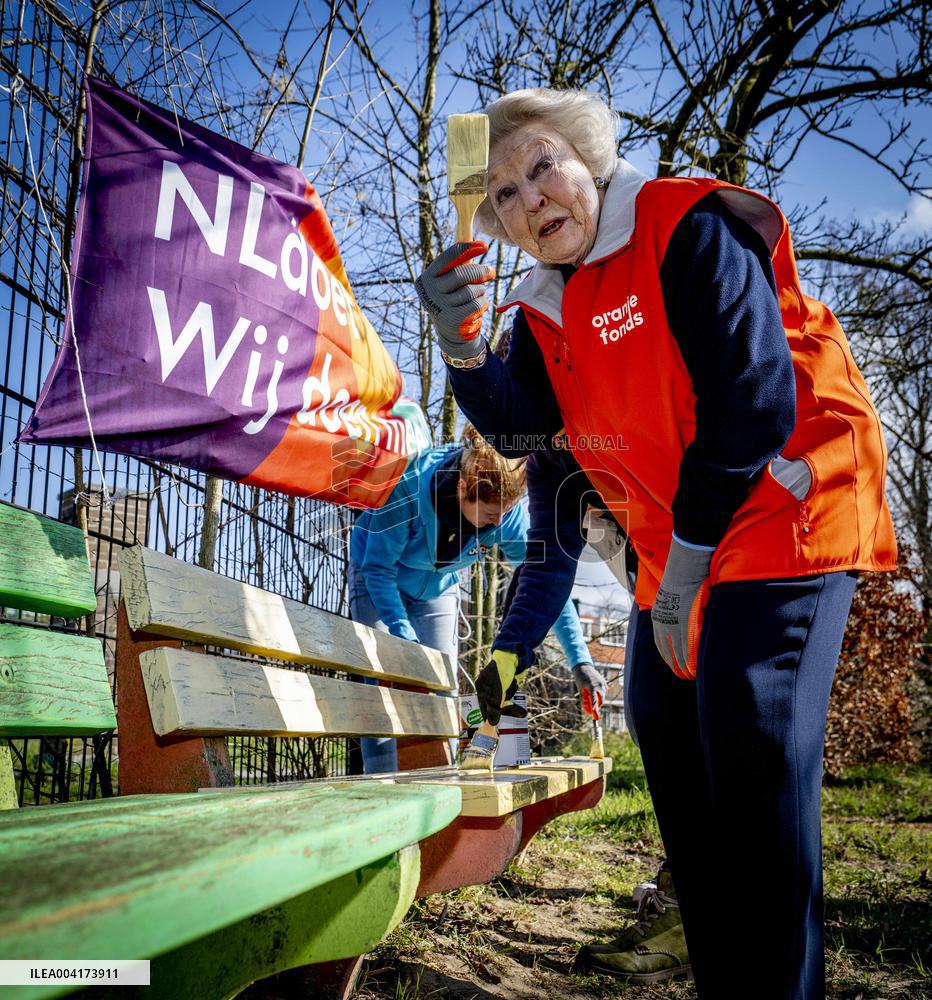 Princess Beatrix Participates NLdoet - Utrecht