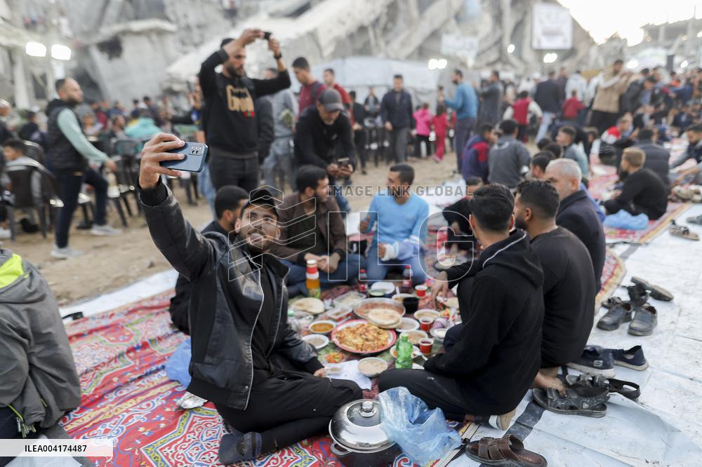 Iftar Amid Rubble In Gaza
