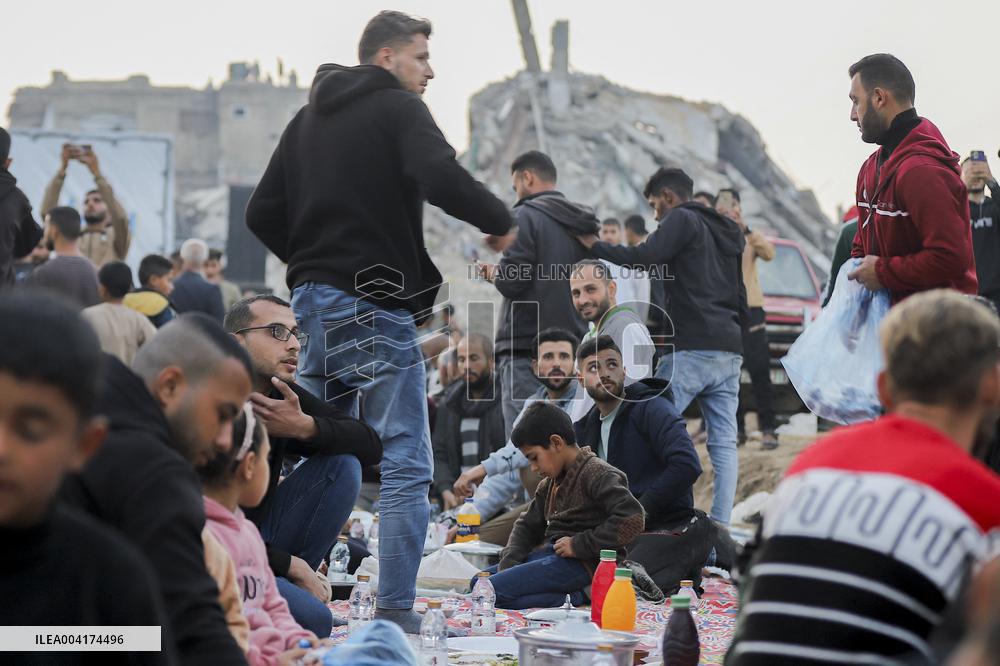 Iftar Amid Rubble In Gaza