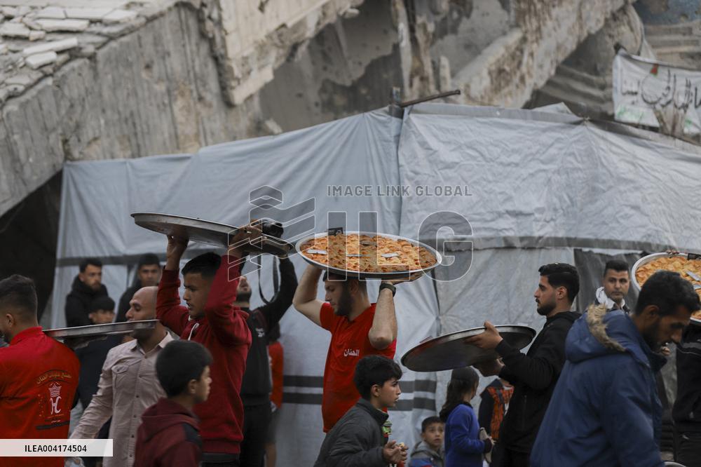 Iftar Amid Rubble In Gaza