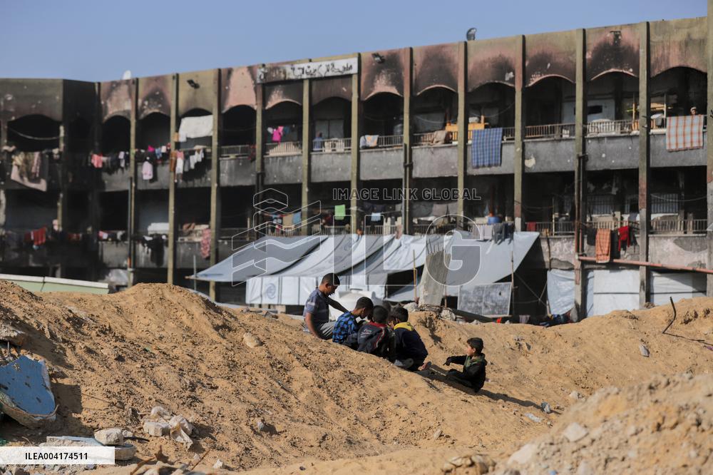 Daily Life In Beit Lahia After Closure Of Crossings For Over Two Weeks - Gaza