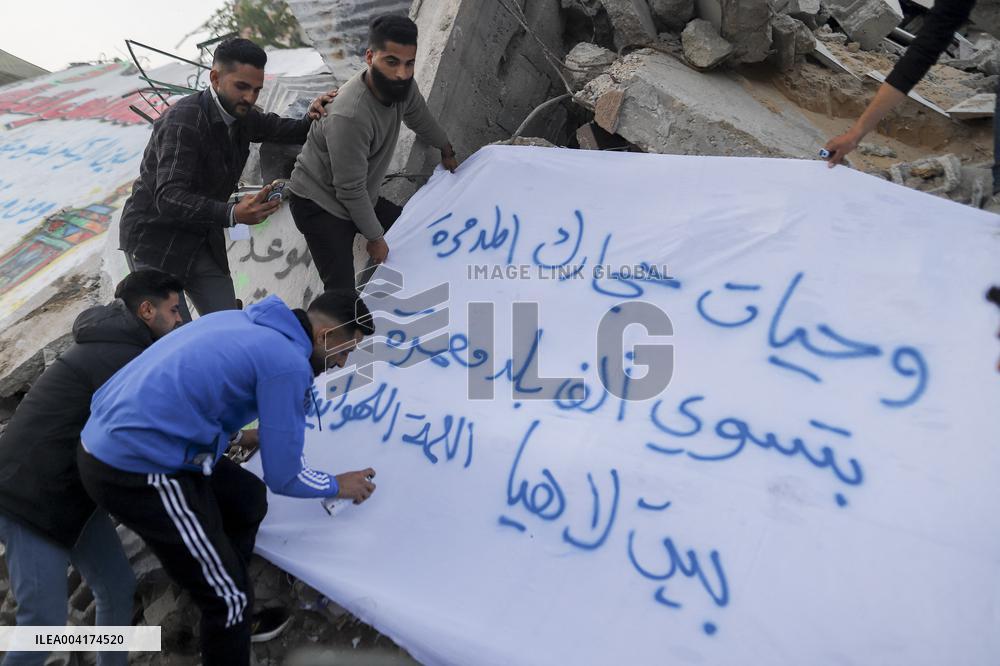 Iftar Amid Rubble In Gaza