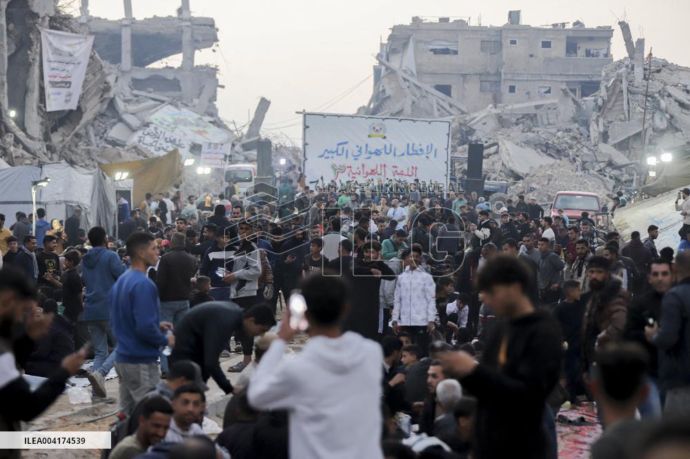 Iftar Amid Rubble In Gaza