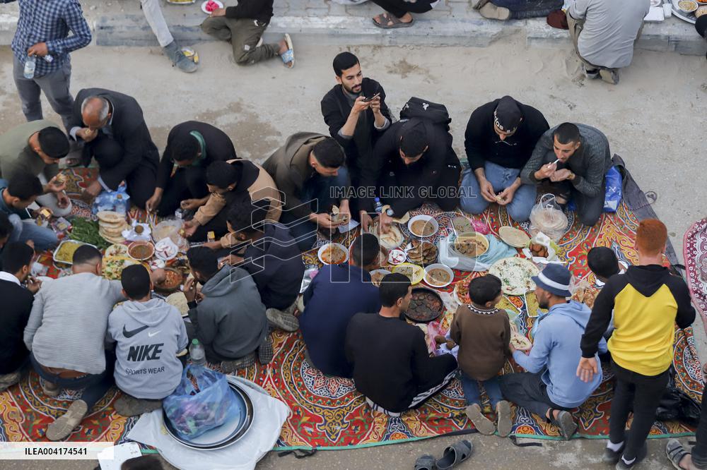Iftar Amid Rubble In Gaza